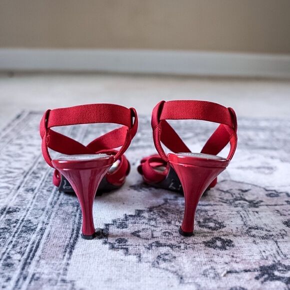 Red elastic strapped heel ~worn once - Picture 2 of 6
